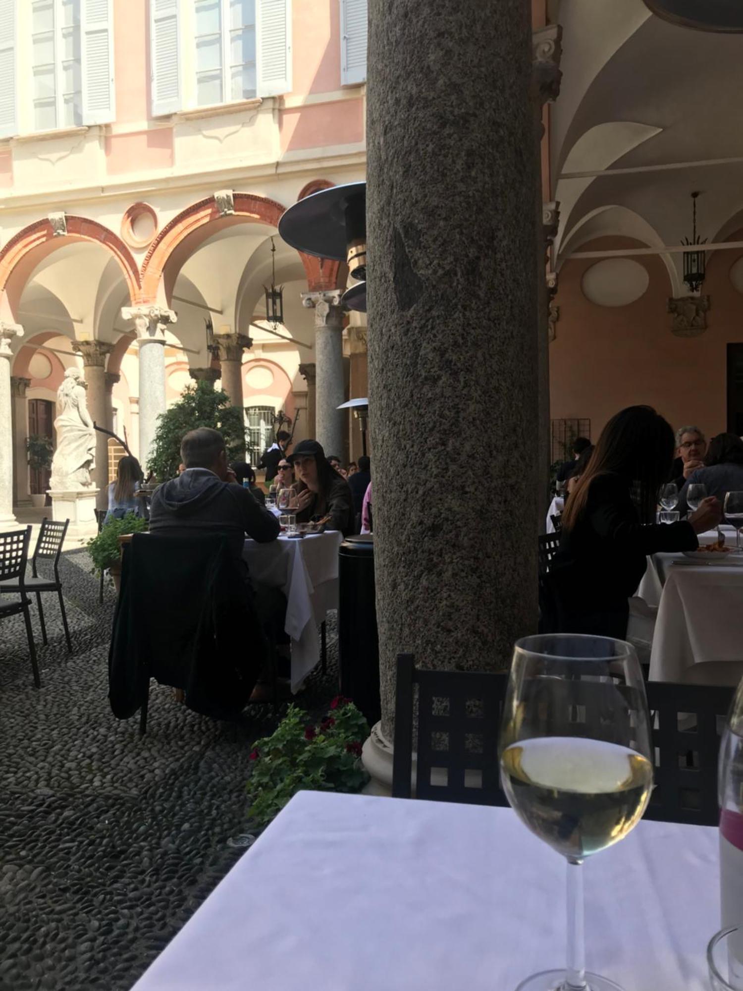 Free 30 Minutes Preemptive Cognitive Disconnect Therapy Price Location Real Duomo Palace Mini Suite Милано Екстериор снимка